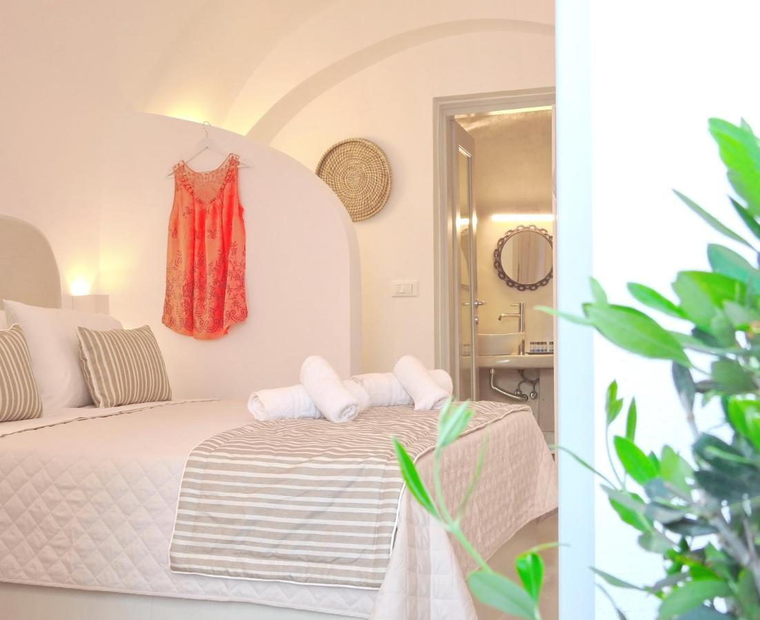 Golden Stone Santorini Suites Akrotírion Exterior foto